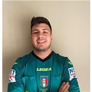 studente di ingegneria chimica impartisce lezioni di chimica e matematica